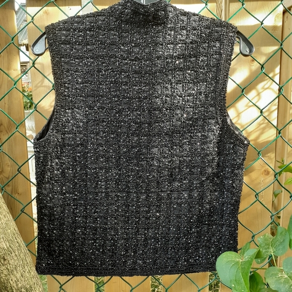 🌈VINTAGE BLACK BEADED ZIPPERED VEST - Picture 4 of 7
